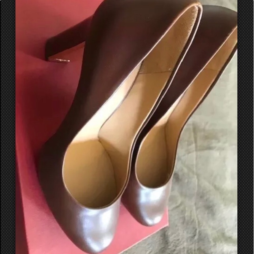 Salvatore Ferragamo pumps 5.5